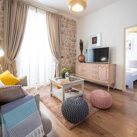 Flora-Heartbeat Old City Three Bedrooms Apartment 두브로브니크 외부 사진