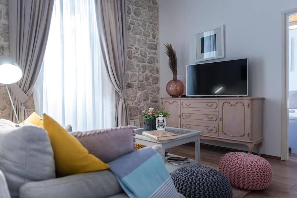 Flora-Heartbeat Old City Three Bedrooms Apartment 두브로브니크 외부 사진