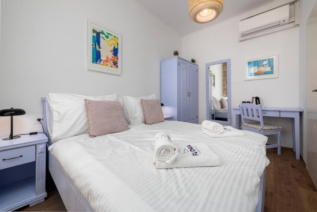 Flora-Heartbeat Old City Three Bedrooms Apartment 두브로브니크 외부 사진
