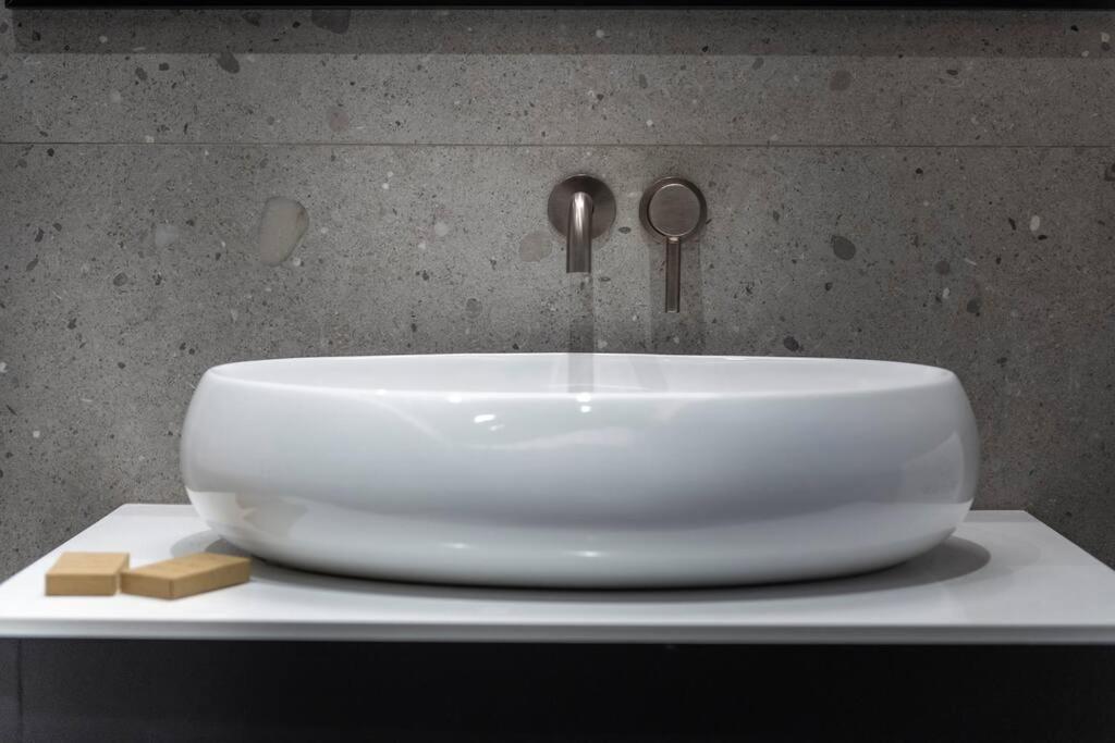 Flora-Heartbeat Old City Three Bedrooms Apartment 두브로브니크 외부 사진