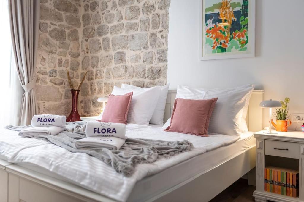 Flora-Heartbeat Old City Three Bedrooms Apartment 두브로브니크 외부 사진