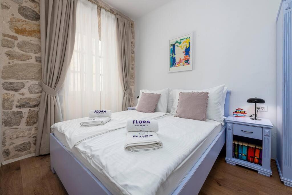 Flora-Heartbeat Old City Three Bedrooms Apartment 두브로브니크 외부 사진
